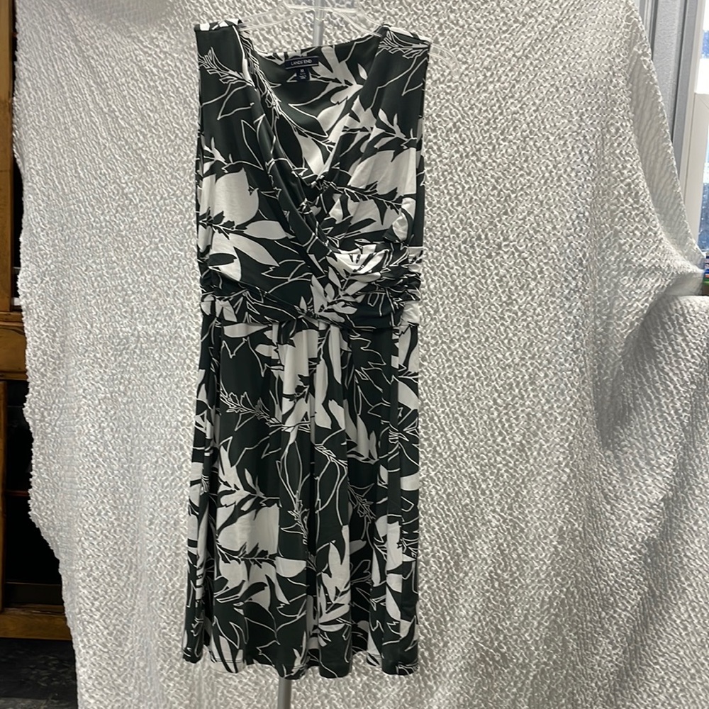 Lands End M wrap dress. NWT